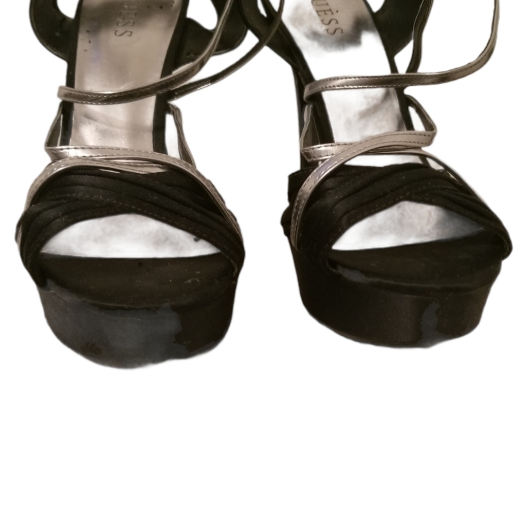 SOLD! GUESS Peep Toe Silver Blk stilletto 9 1/2 - Picture 3 of 7